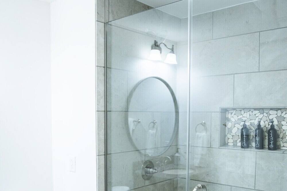 Photo of Bathroom in Roxboro