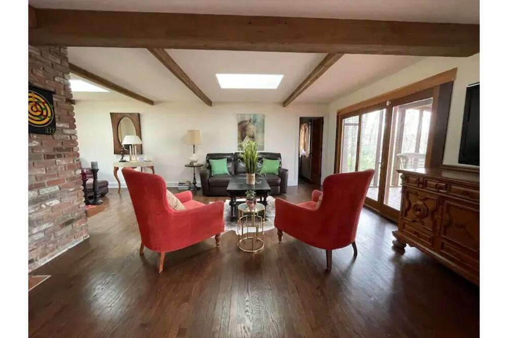 Photo of Livingroom in Town of Tuxedo