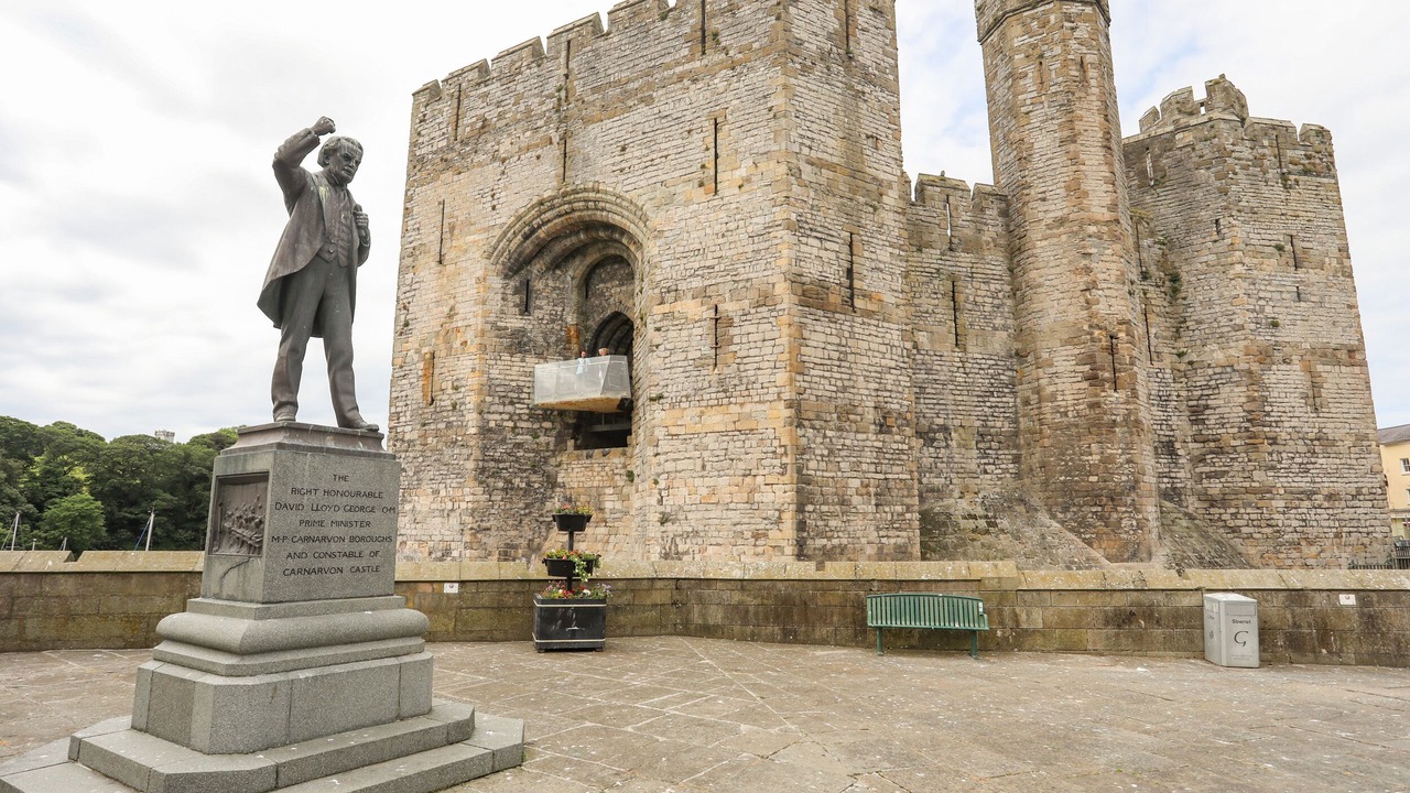 Photo of Others in Bont Newydd