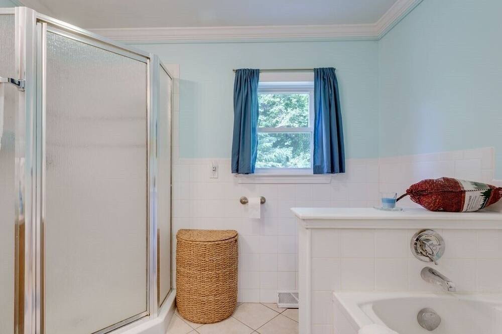 Photo of Bathroom in Manomet