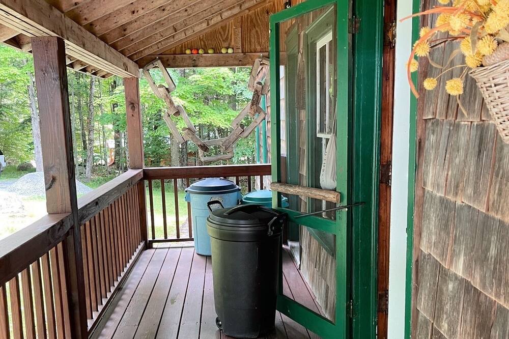Photo of Patio Balcony in Raquette Lake