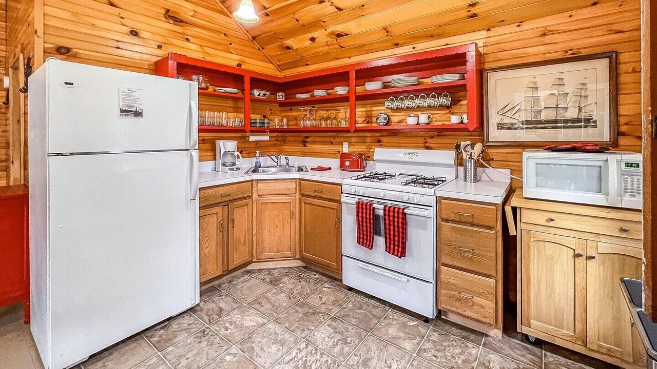 Photo of Kitchen in Inlet