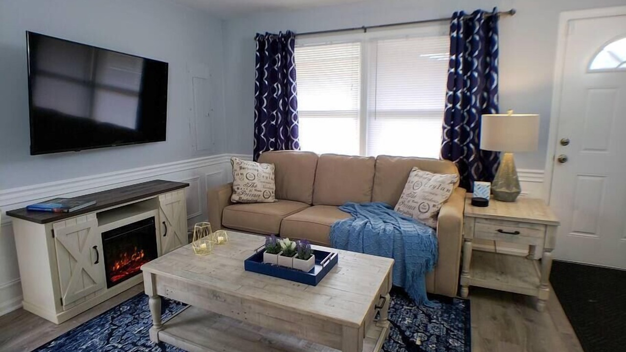 Photo of Livingroom in St. Charles