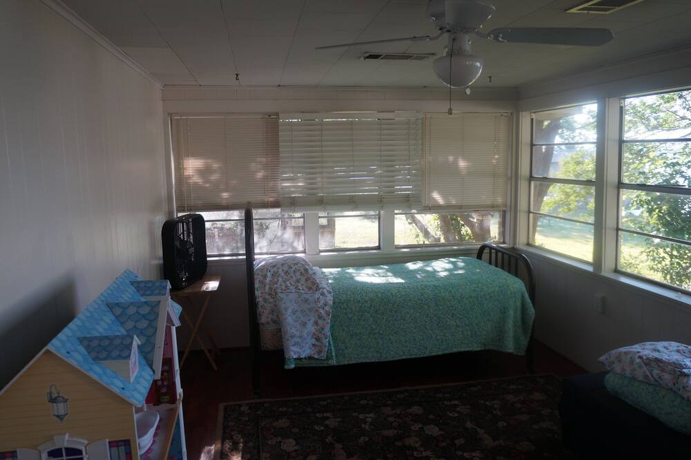 Photo of Bedroom in Conway