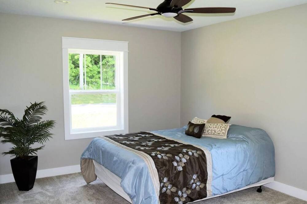 Photo of Bedroom in Lake Ann