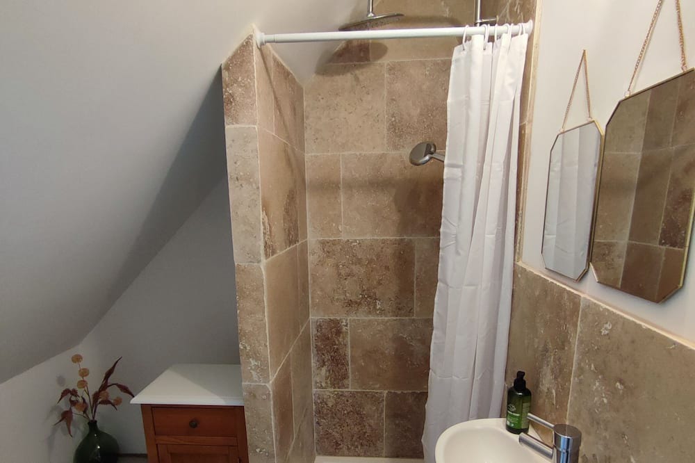 Photo of Bathroom in Saint-Fulgent-des-Ormes