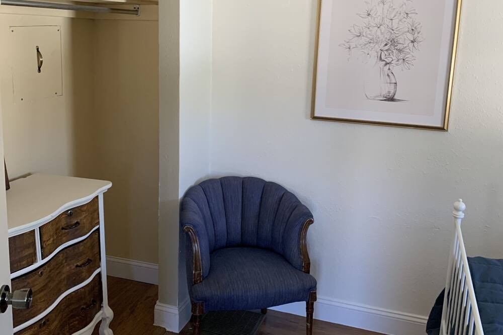 Photo of Livingroom in Victor