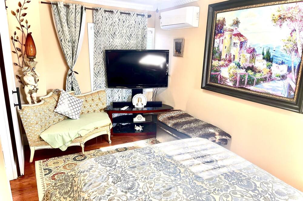 Photo of Bedroom in Shirley