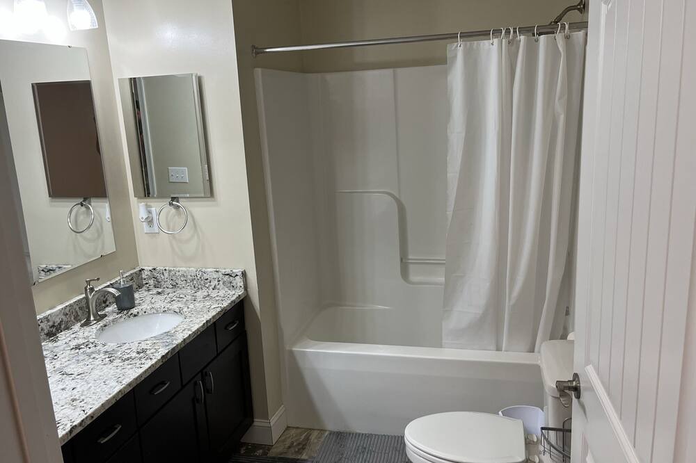 Photo of Bathroom in Dyke