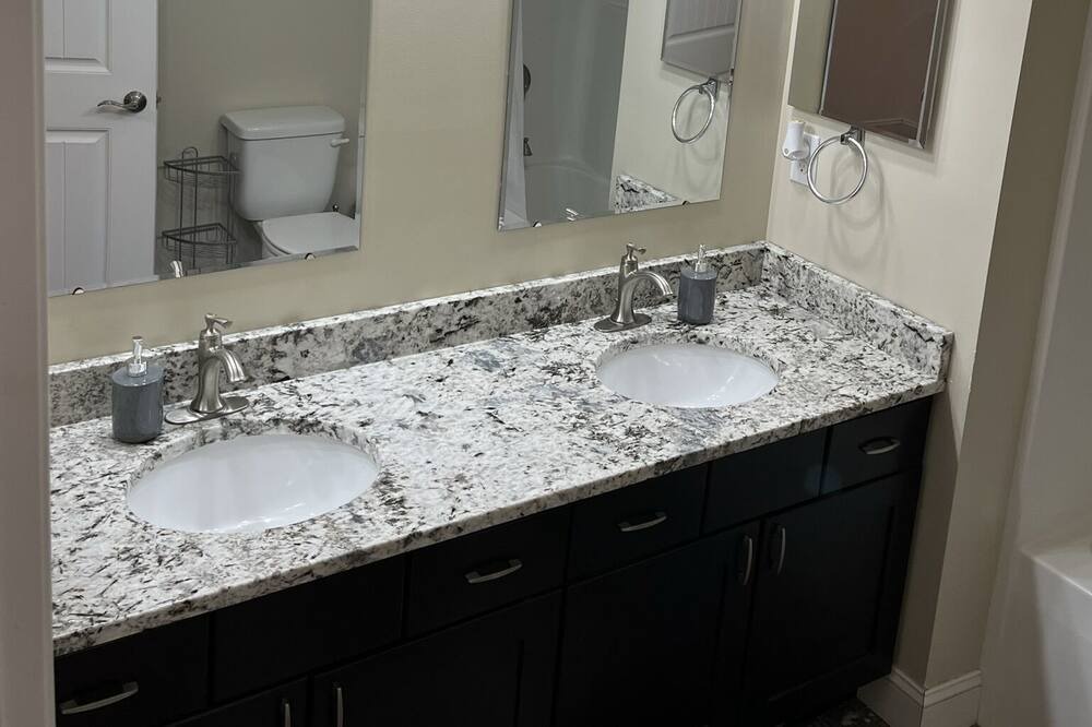 Photo of Bathroom in Dyke