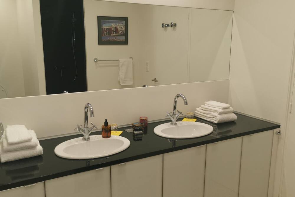 Photo of Bathroom in Lardiers