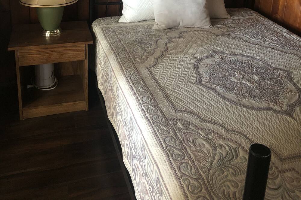 Photo of Bedroom in Greater Napanee