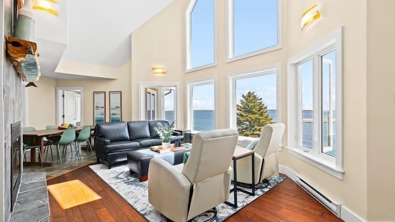 Photo of Livingroom in Northwest Cove