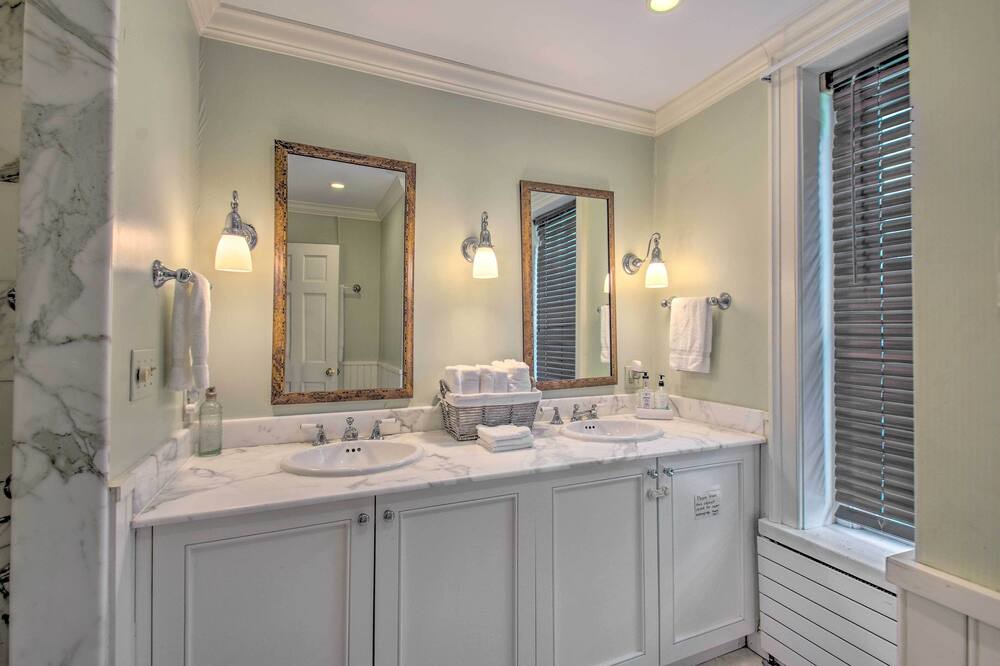 Photo of Bathroom in Buena Vista