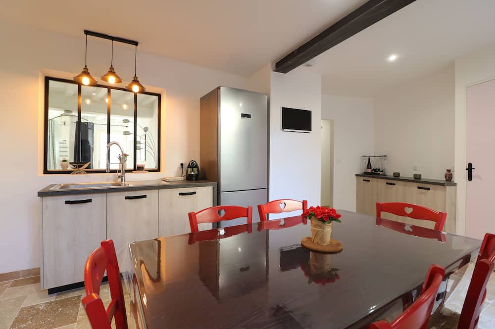 Photo of Kitchen in Le Puy-Notre-Dame