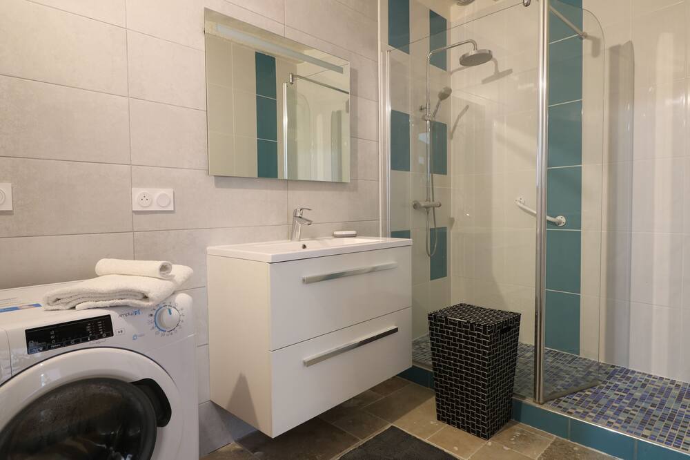 Photo of Bathroom in Le Puy-Notre-Dame