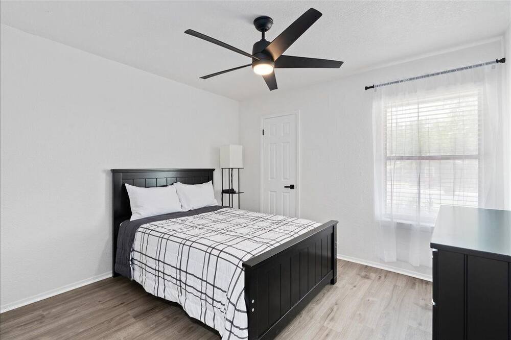 Photo of Bedroom in Brushy Creek