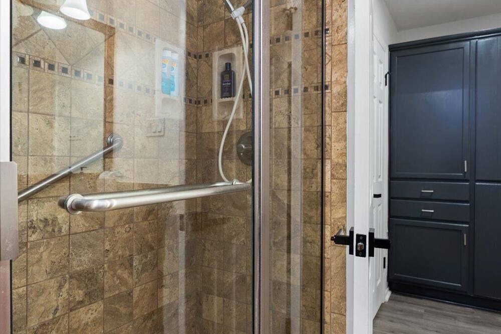 Photo of Bathroom in Brushy Creek