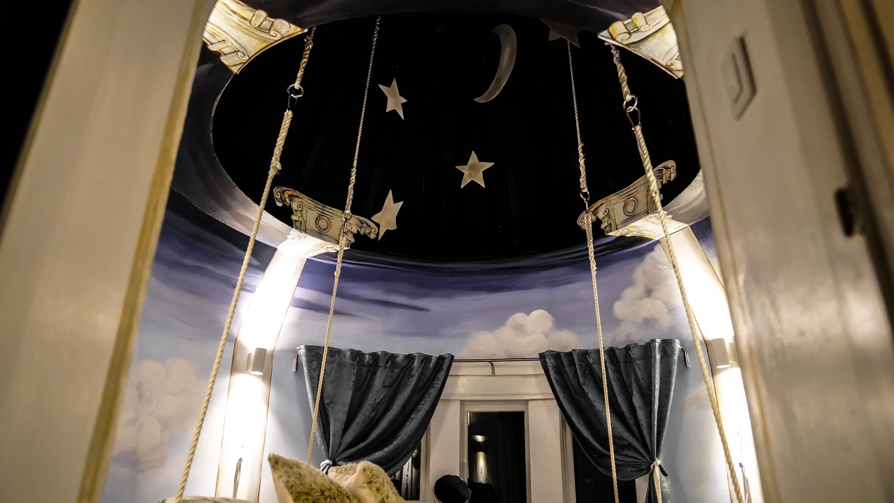 Photo of Bedroom in Metropolitan