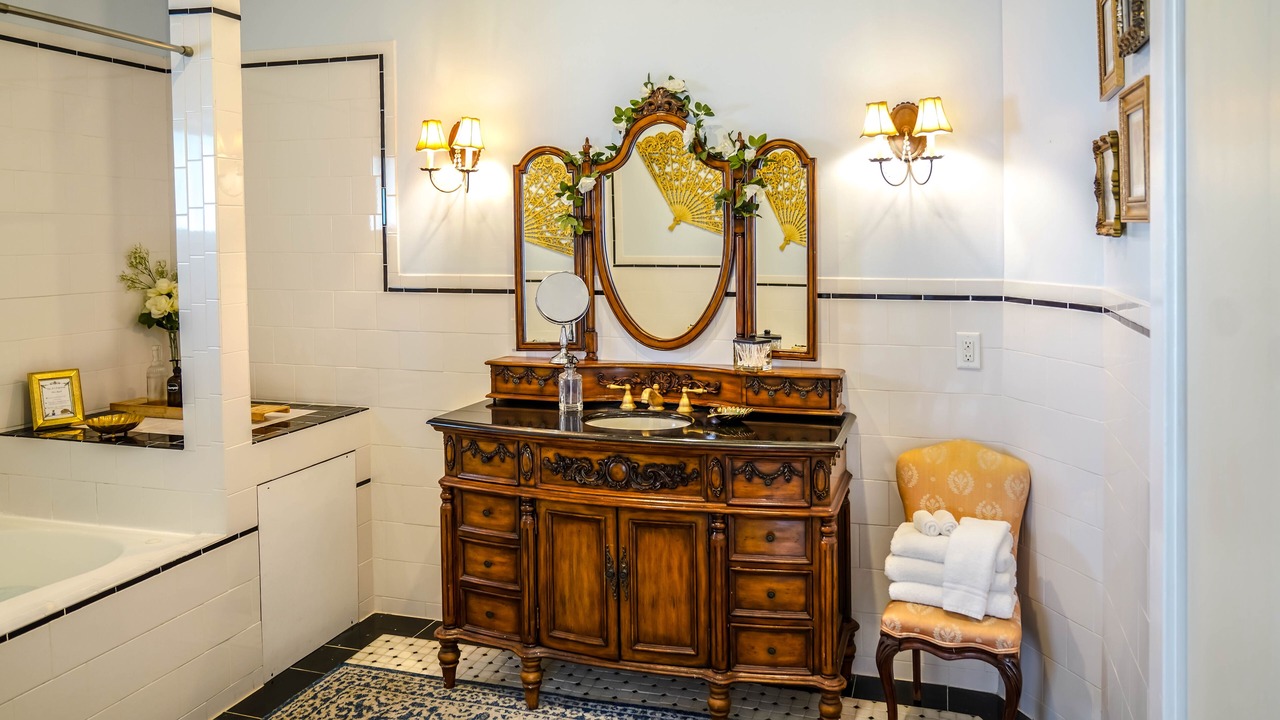 Photo of Bathroom in Metropolitan