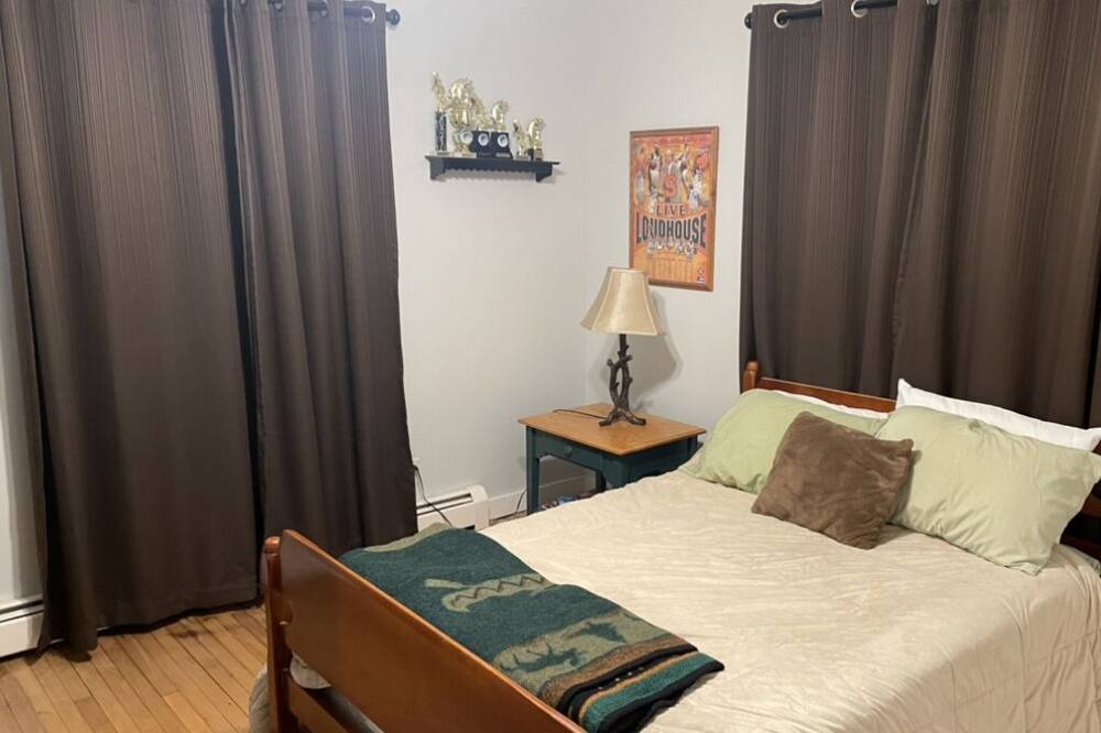 Photo of Bedroom in Town of Amboy