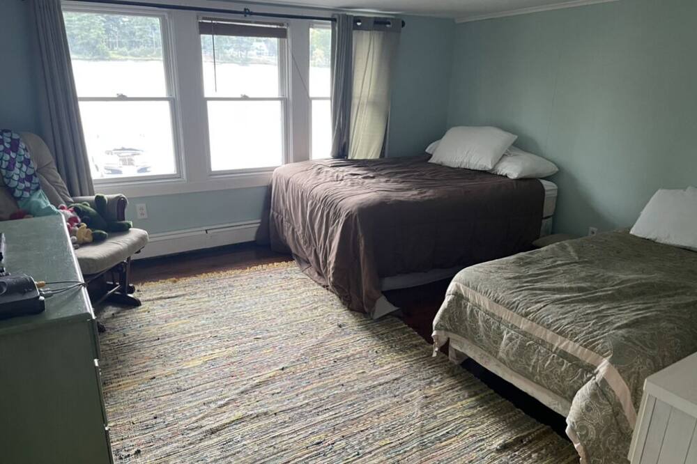 Photo of Bedroom in Town of Amboy