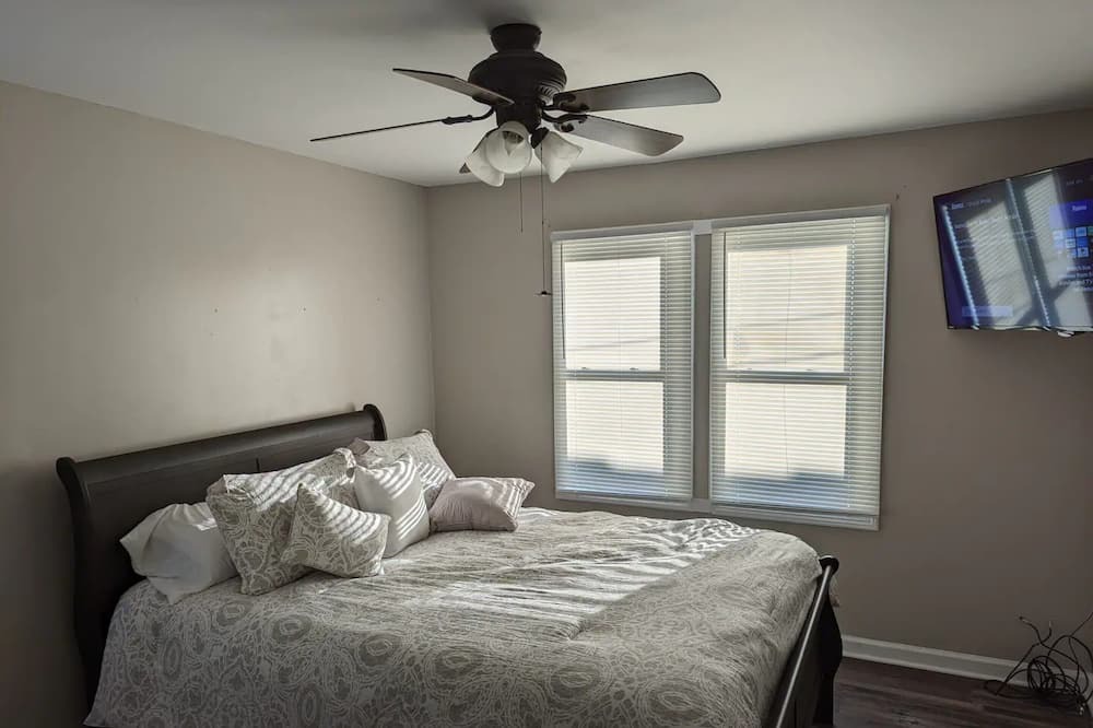 Photo of Bedroom in Dexter