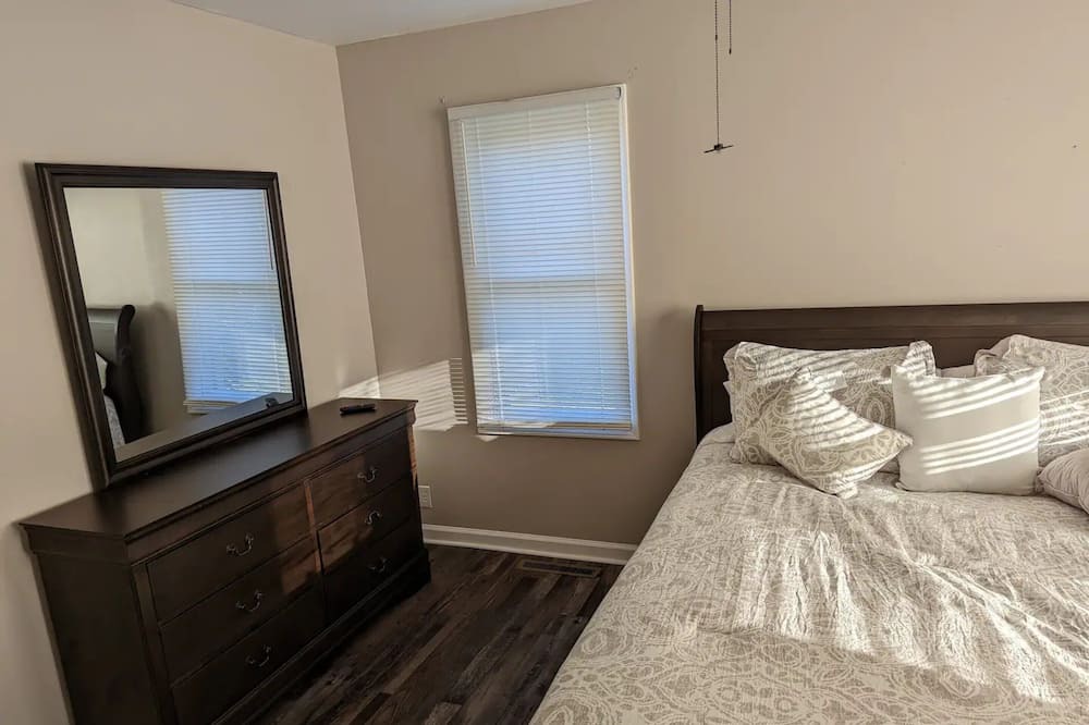 Photo of Bedroom in Dexter