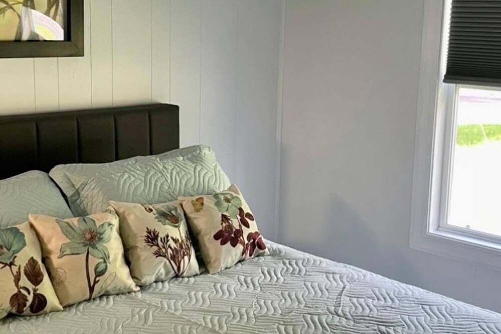 Photo of Bedroom in Onekama