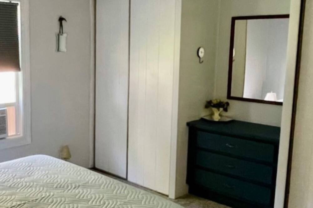 Photo of Bedroom in Onekama