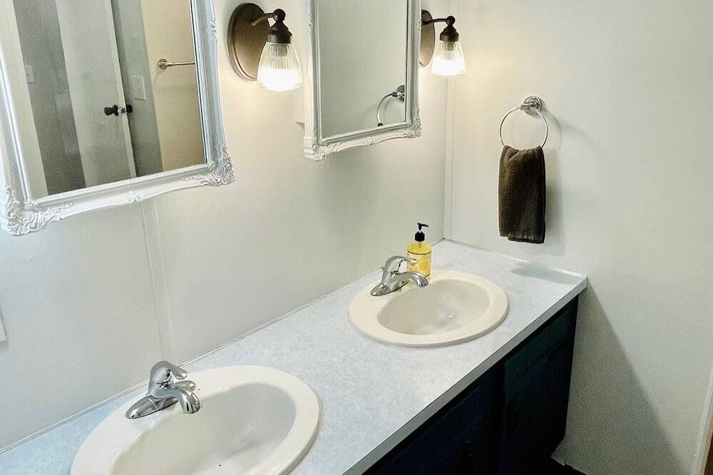 Photo of Bathroom in Onekama