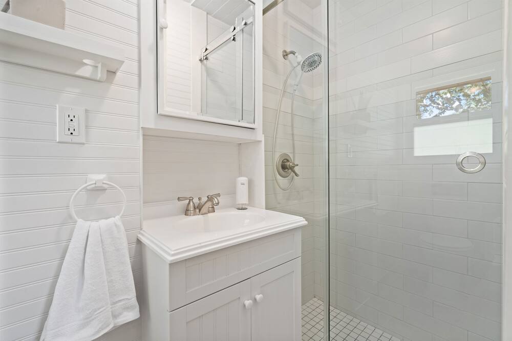 Photo of Bathroom in Kettle Point 44