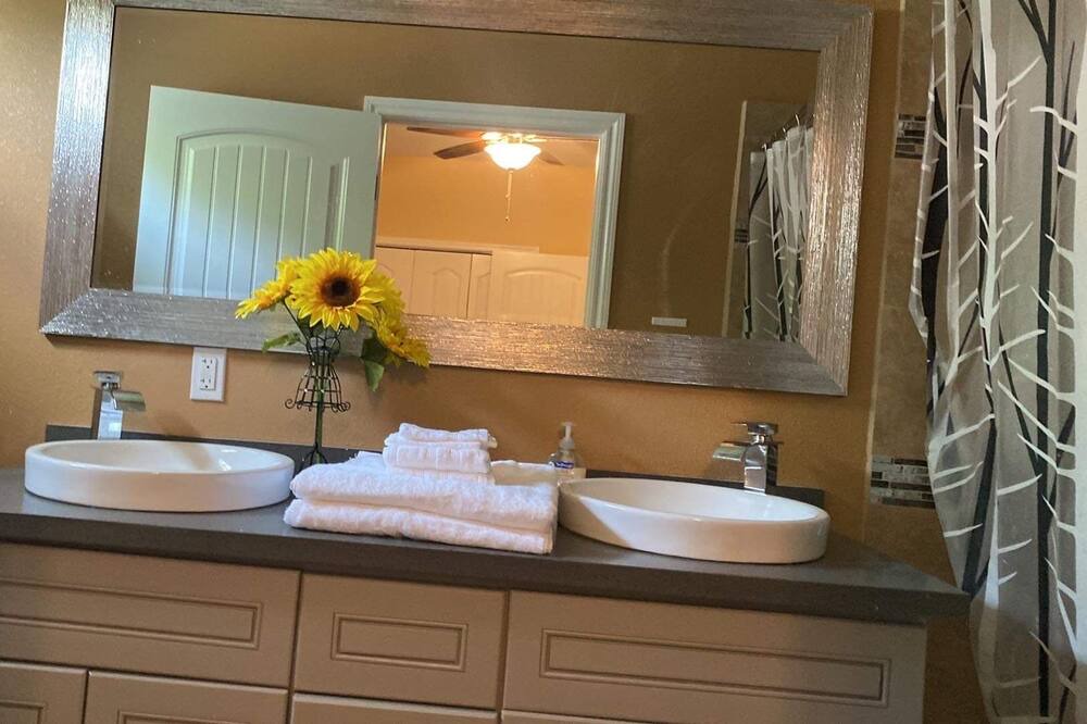 Photo of Bathroom in Gonzales