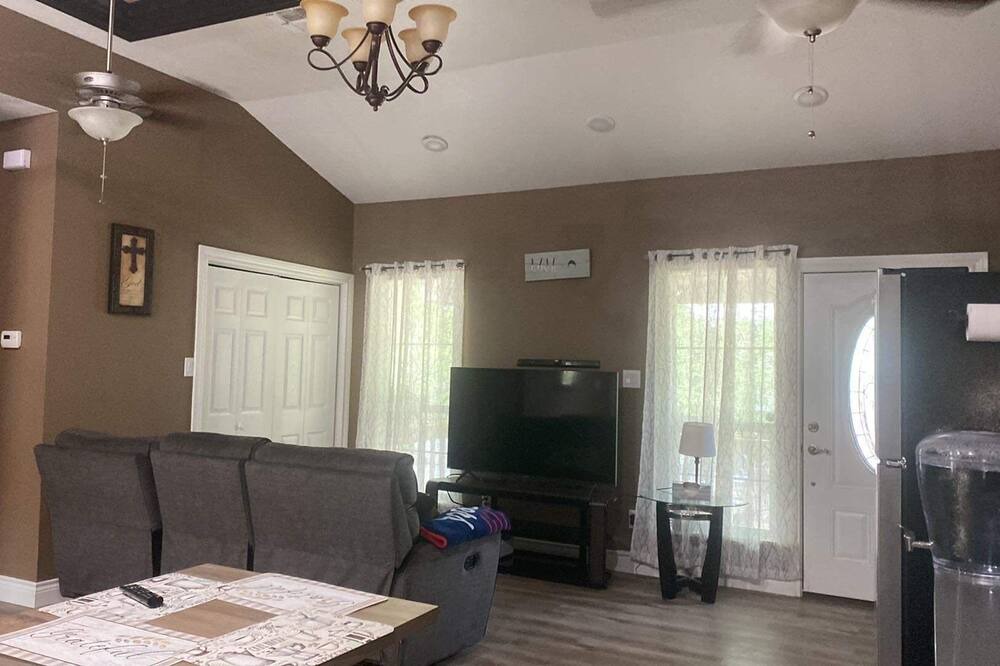 Photo of Livingroom in Gonzales
