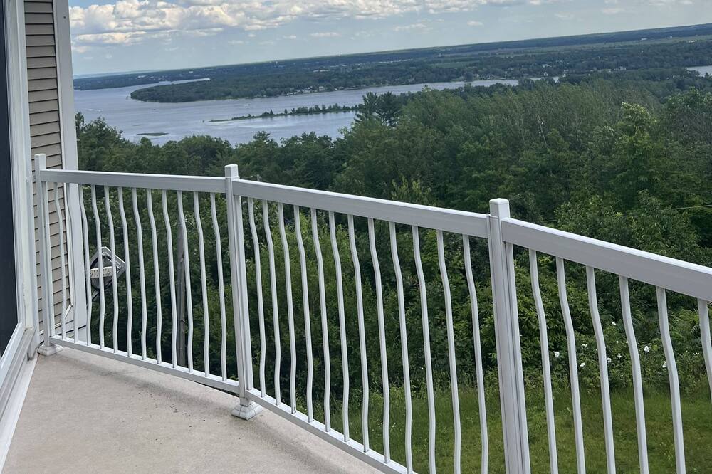 Photo of Patio Balcony in Grenville-sur-la-Rouge