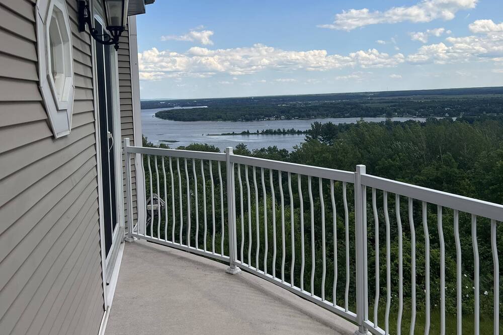 Photo of Patio Balcony in Grenville-sur-la-Rouge