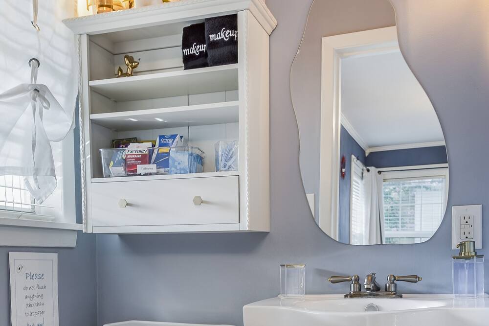 Photo of Bathroom in Broadmoor