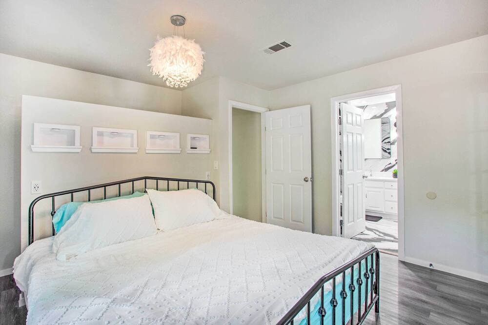 Photo of Bedroom in Quinlan