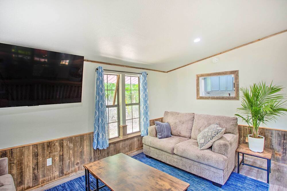 Photo of Livingroom in Quinlan