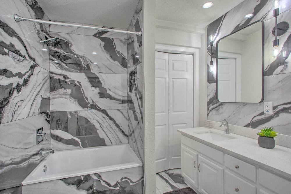Photo of Bathroom in Quinlan