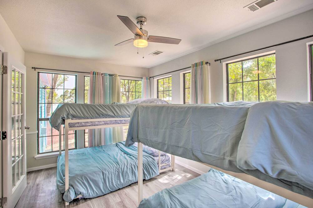 Photo of Bedroom in Quinlan