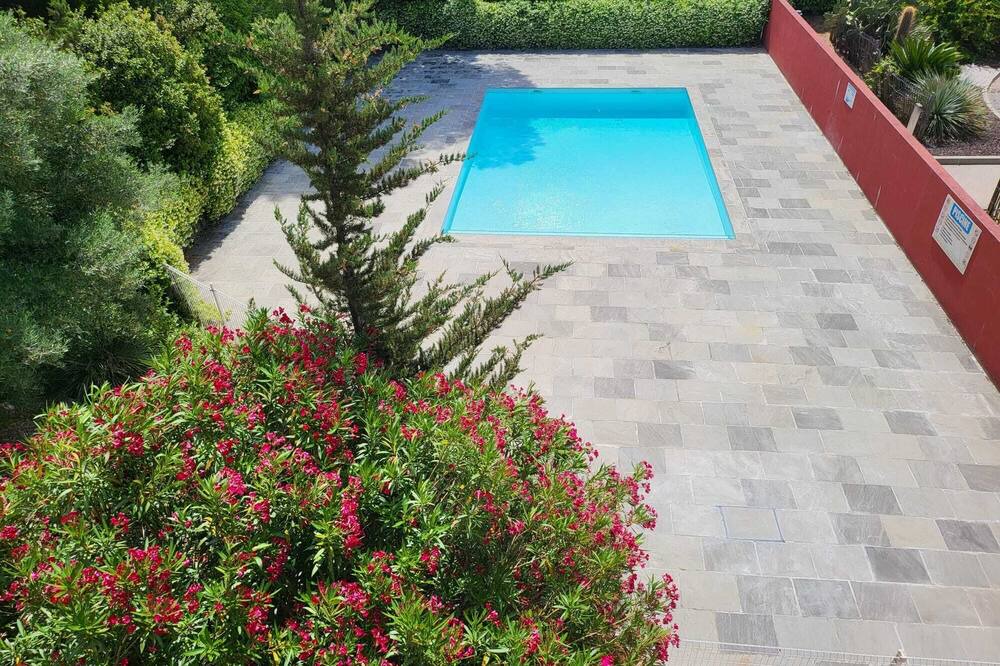 Photo of Outdoor in Le Cres