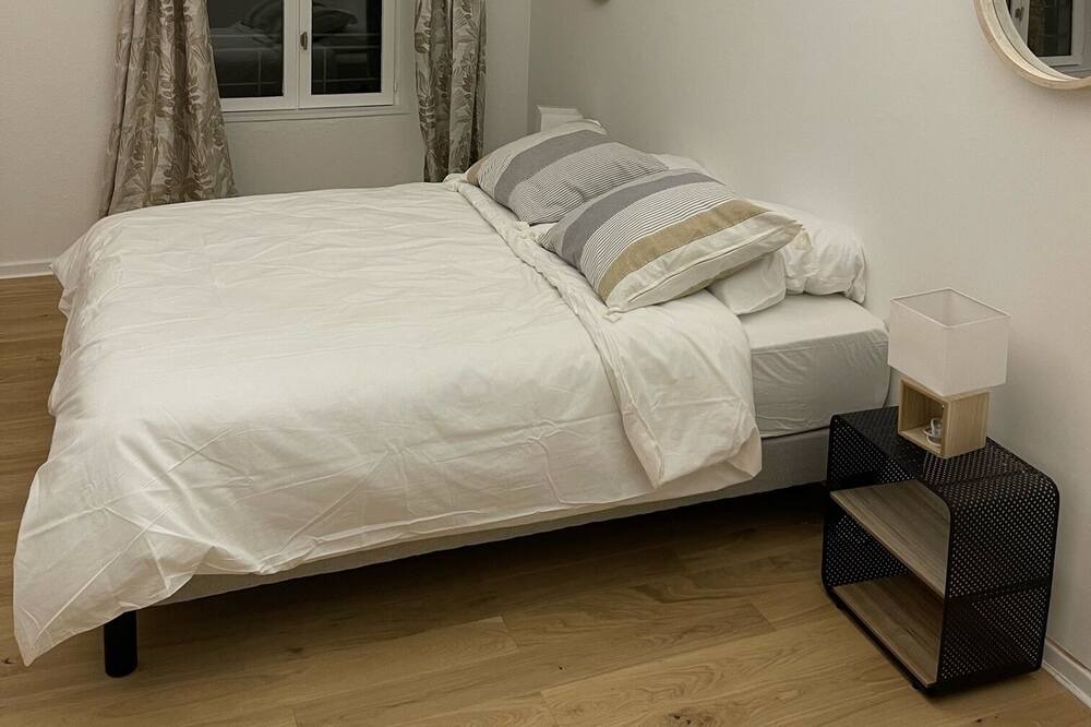 Photo of Bedroom in Valence