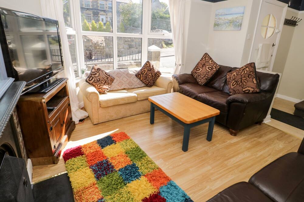 Photo of Livingroom in Llanfairfechan