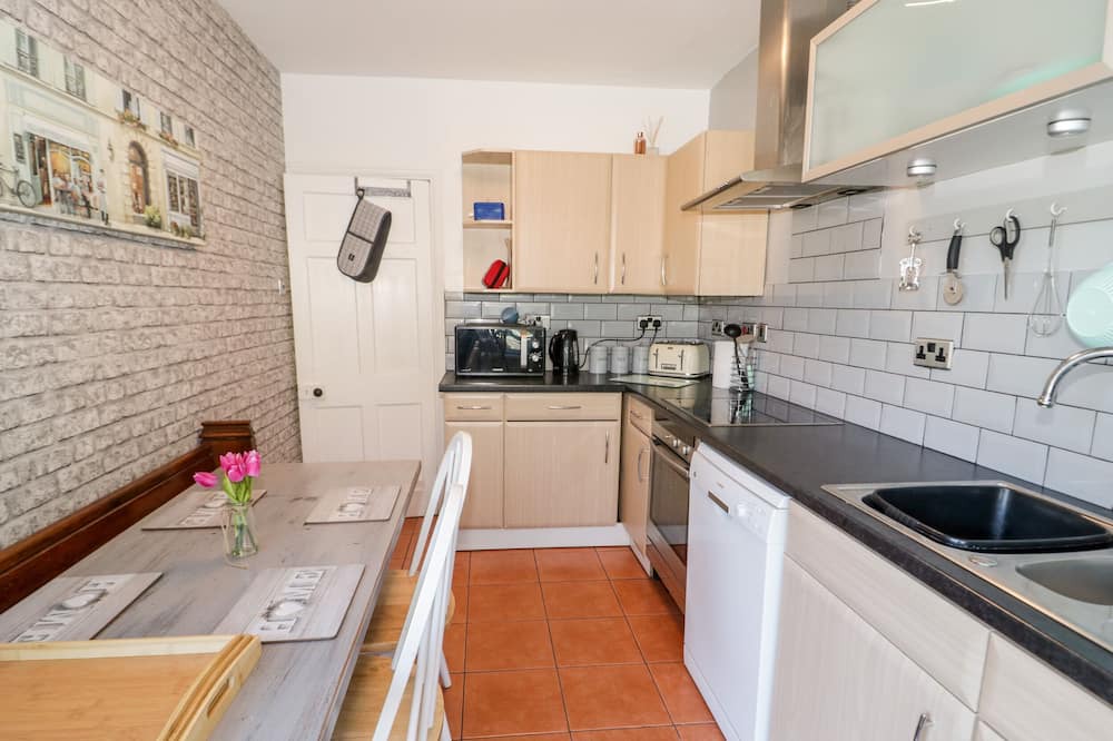 Photo of Kitchen in Llanfairfechan