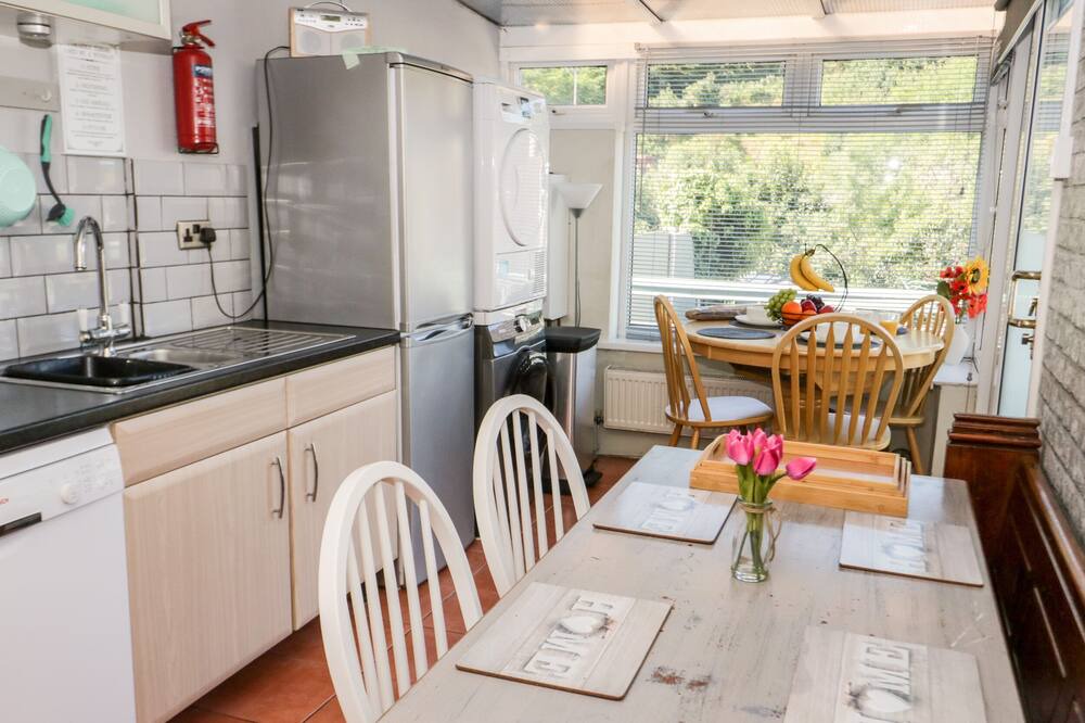 Photo of Kitchen in Llanfairfechan
