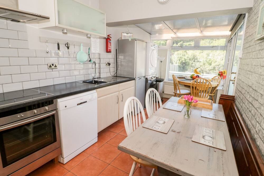 Photo of Kitchen in Llanfairfechan