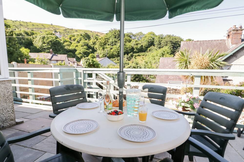Photo of Patio Balcony in Llanfairfechan