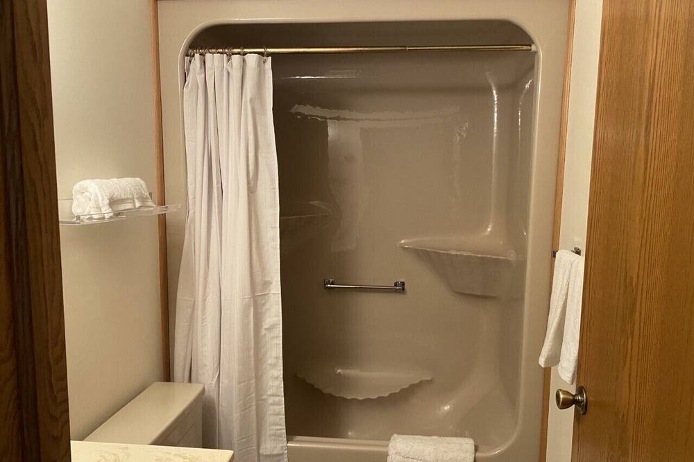 Photo of Bathroom in Baileys Harbor