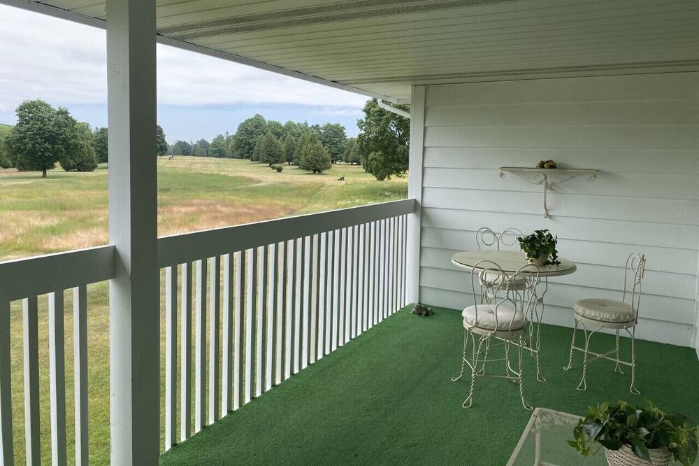 Photo of Patio Balcony in Baileys Harbor